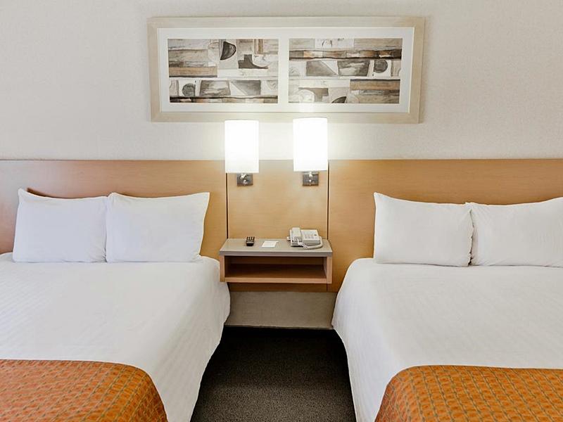 City Express By Marriott Celaya Parque Exterior photo
