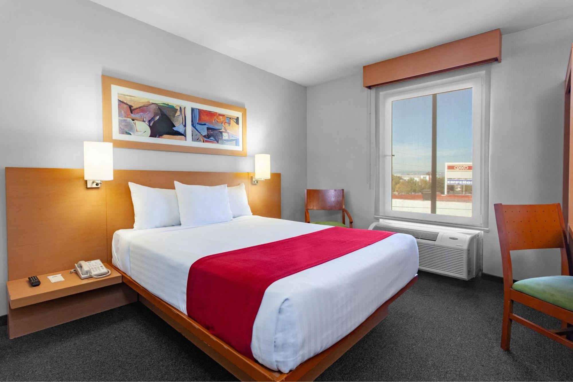 City Express By Marriott Celaya Parque Exterior photo