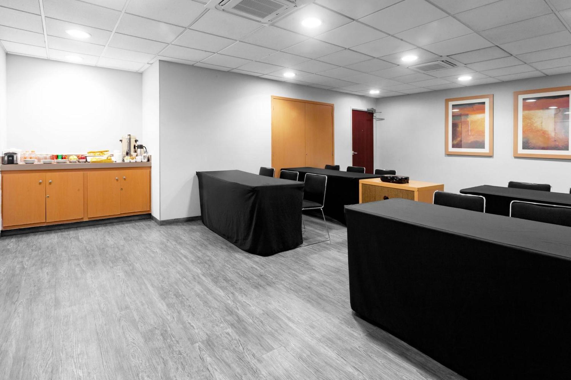 City Express By Marriott Celaya Parque Exterior photo