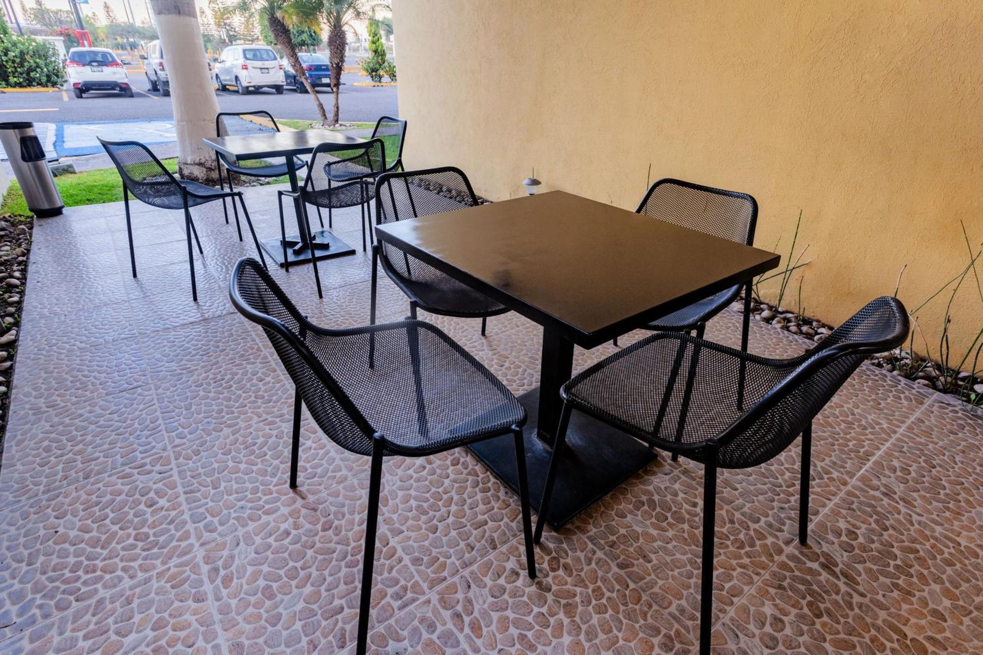 City Express By Marriott Celaya Parque Exterior photo