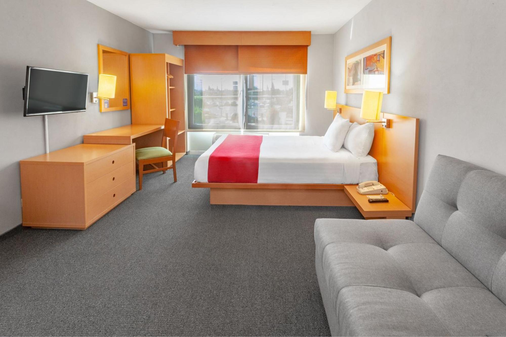 City Express By Marriott Celaya Parque Exterior photo