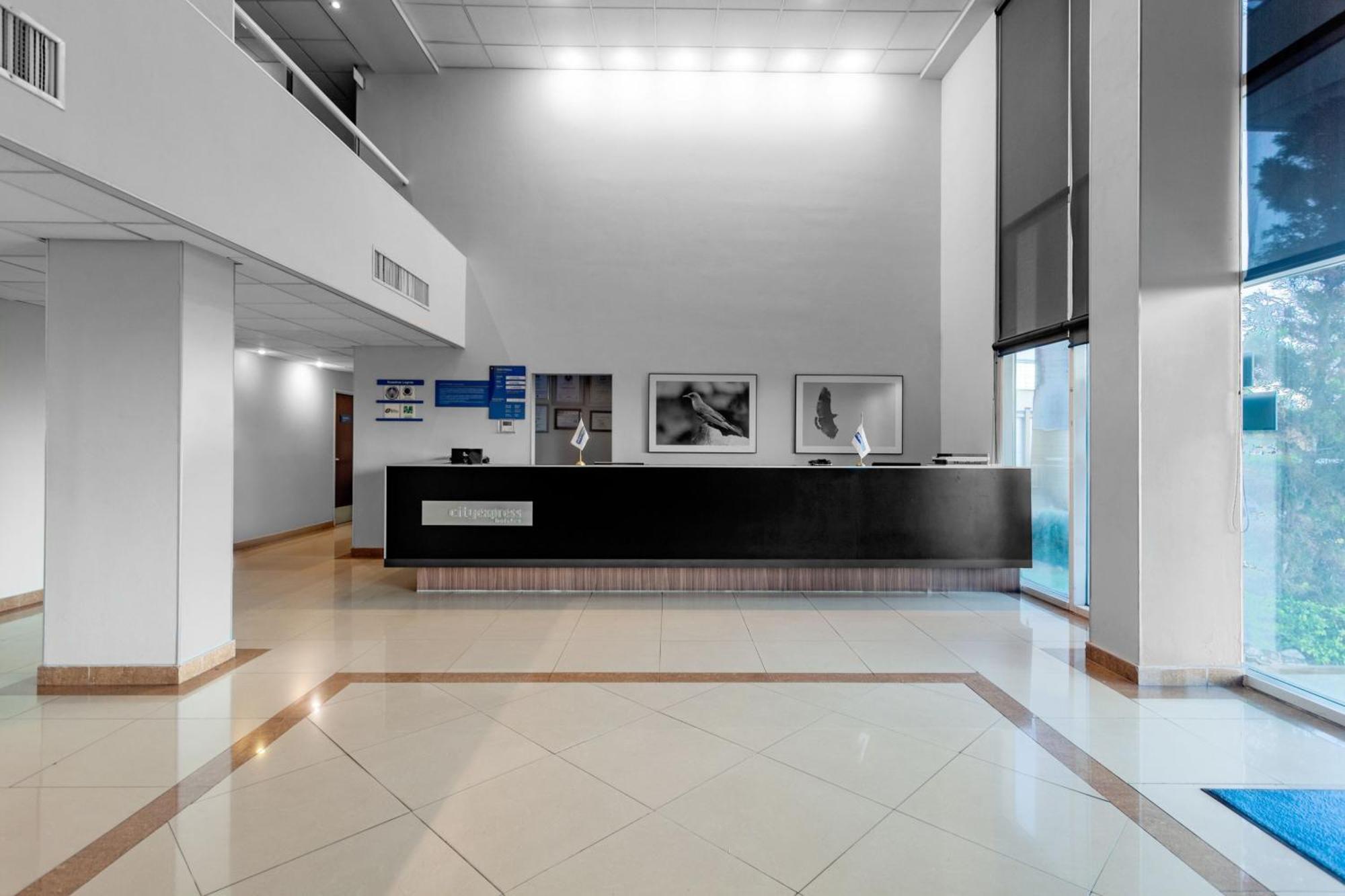 City Express By Marriott Celaya Parque Exterior photo
