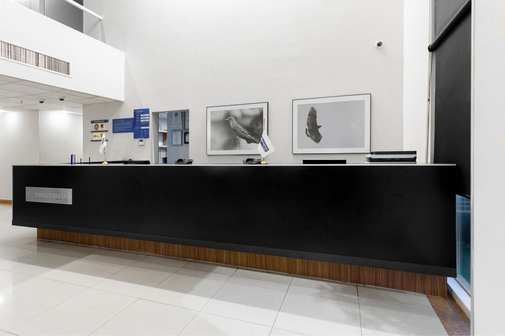 City Express By Marriott Celaya Parque Exterior photo