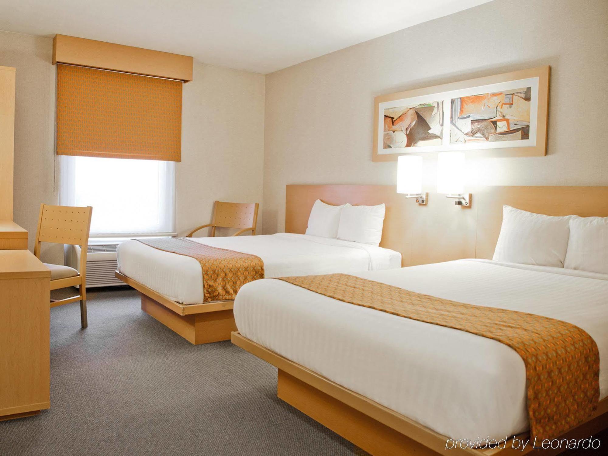 City Express By Marriott Celaya Parque Exterior photo